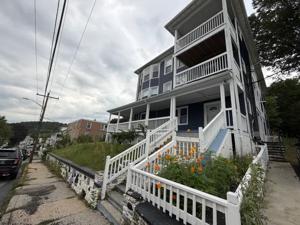 $1,800 | 99 Cross Street, Unit 3F, Southbridge, MA 01550