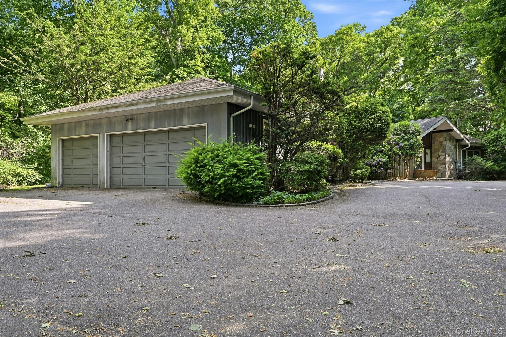 12 Tall Tree Court Cold Spring Harbor, NY 11724 - Photo 3 of 17