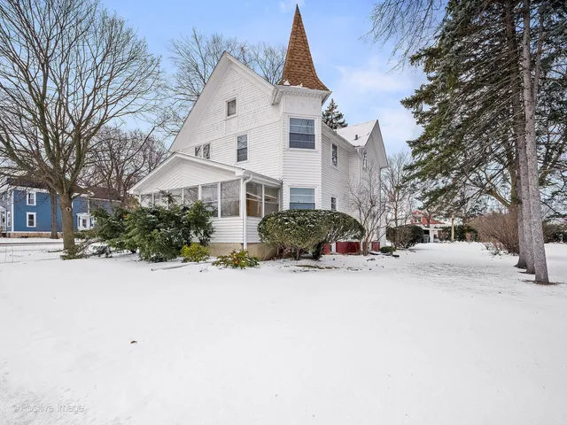 $2,550 | 122 South Prospect Street, Roselle, IL 60172