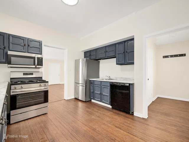 $2,550 | 122 South Prospect Street, Roselle, IL 60172