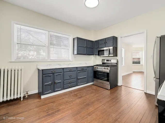 $2,550 | 122 South Prospect Street, Roselle, IL 60172