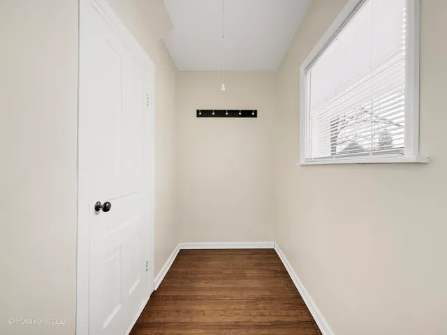 $2,550 | 122 South Prospect Street, Roselle, IL 60172