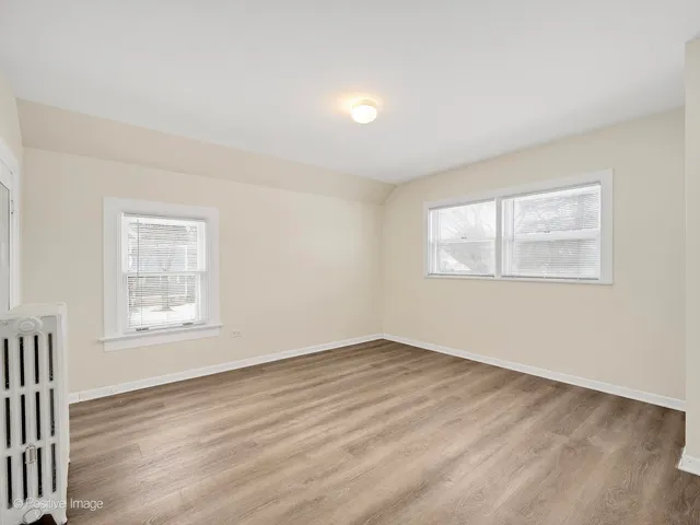 $2,550 | 122 South Prospect Street, Roselle, IL 60172