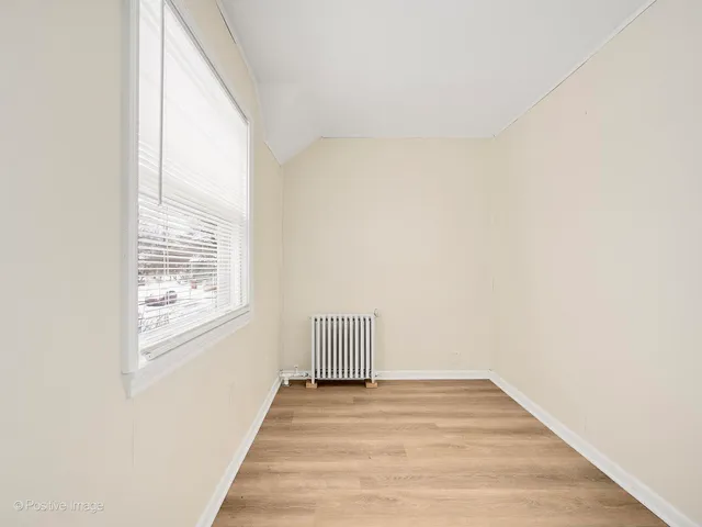 $2,550 | 122 South Prospect Street, Roselle, IL 60172