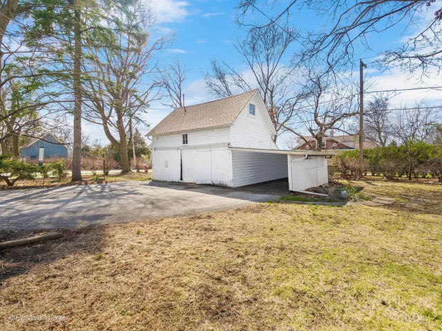 $2,550 | 122 South Prospect Street, Roselle, IL 60172