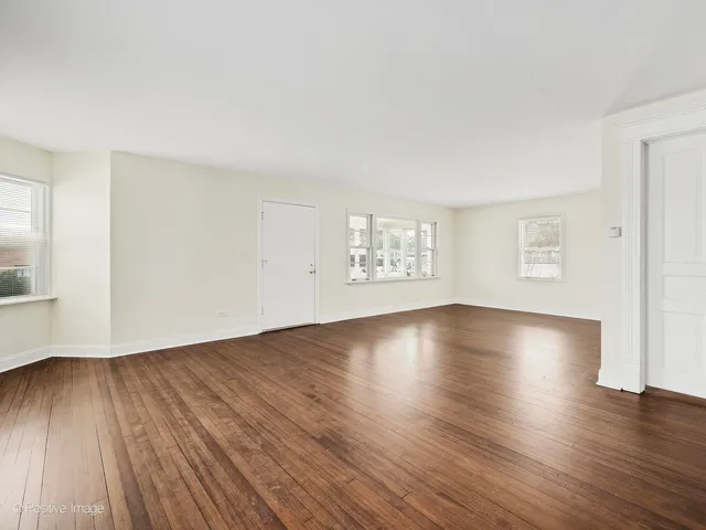 $2,550 | 122 South Prospect Street, Roselle, IL 60172