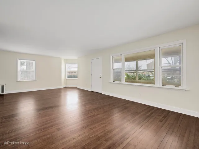 $2,550 | 122 South Prospect Street, Roselle, IL 60172