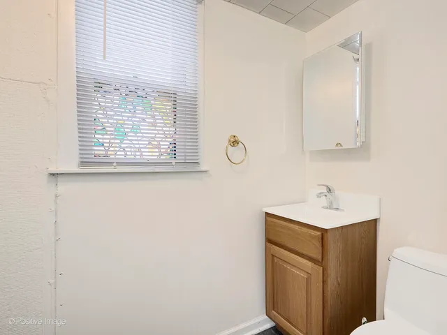 $2,550 | 122 South Prospect Street, Roselle, IL 60172