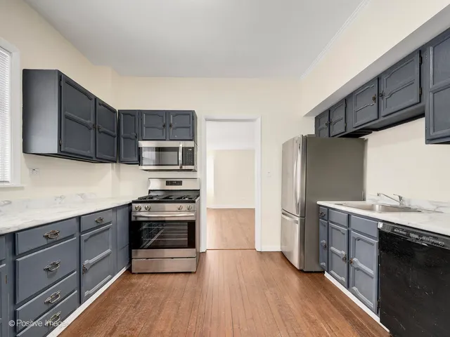 $2,550 | 122 South Prospect Street, Roselle, IL 60172