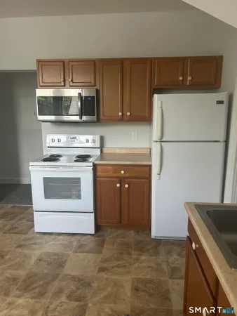 $1,400 | 304 Caroline Street, Unit 5, Derby, CT 06418