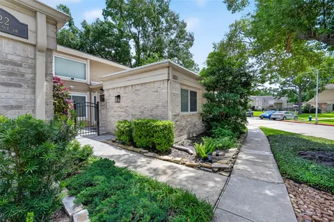 $229,000 | 11620 Village Pl Drive, Unit 329, Houston, TX 77077