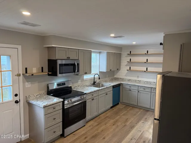 $1,550 | 101 Downing Street, Unit F, Panama City Beach, FL 32413