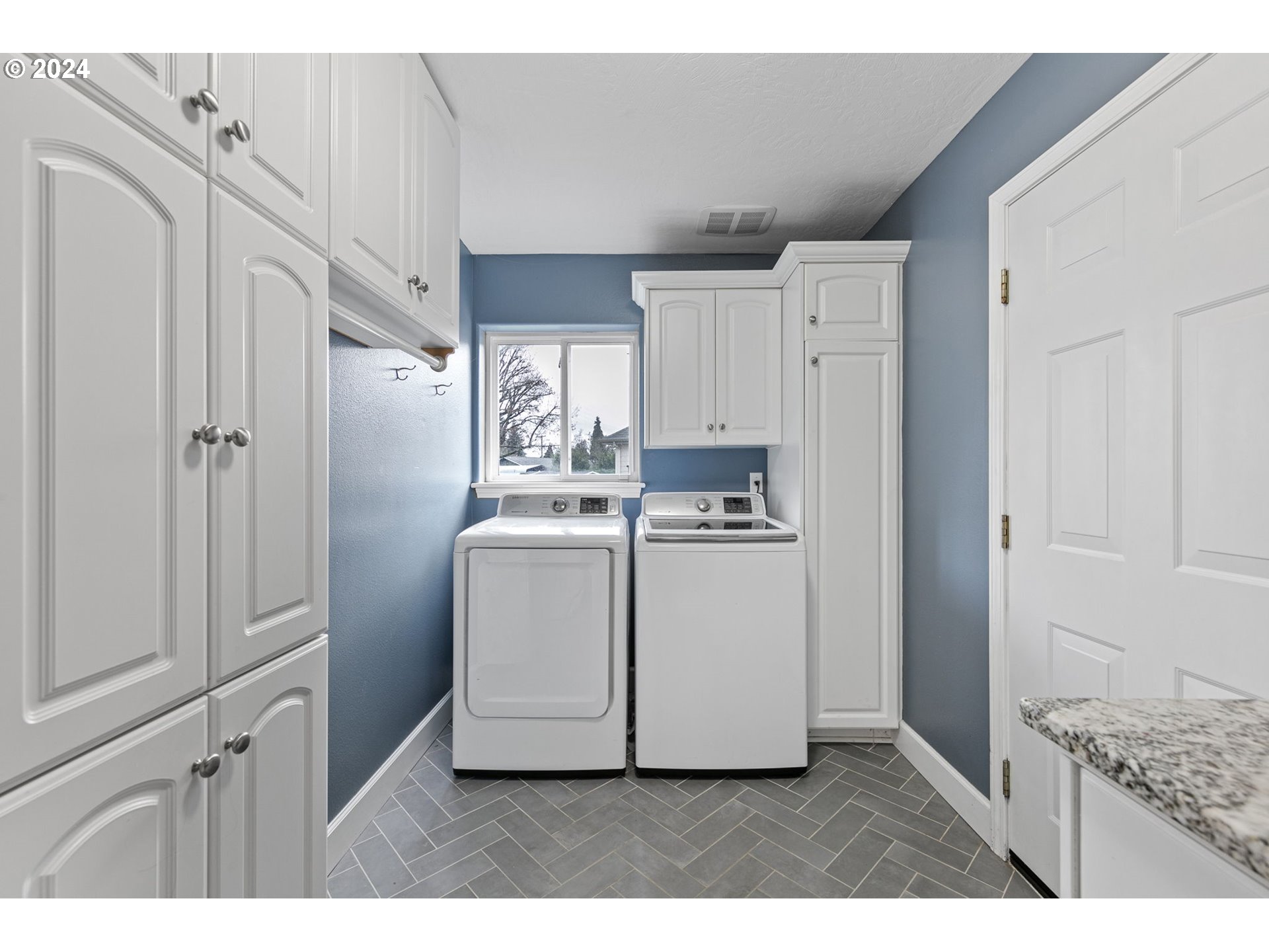 2927 Dry Creek Road Eugene, OR 97404 - Photo 20 of 46 Gallery Image 20