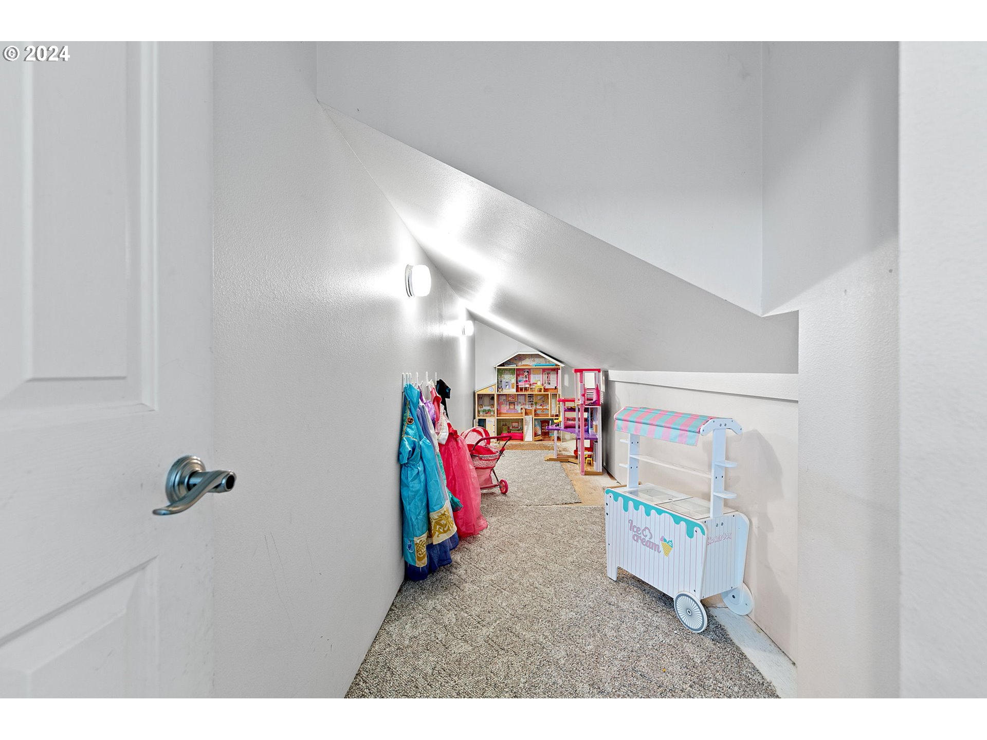 2927 Dry Creek Road Eugene, OR 97404 - Photo 33 of 46 Gallery Image 33