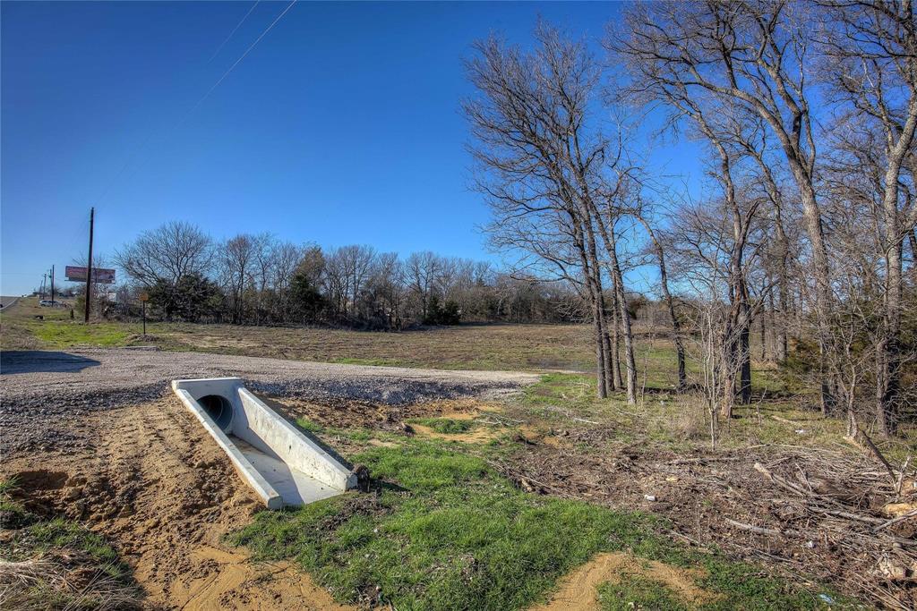 0 West Interstate 30 Campbell, TX 75422 - Photo 37 of 39 a view of a backyard with large trees