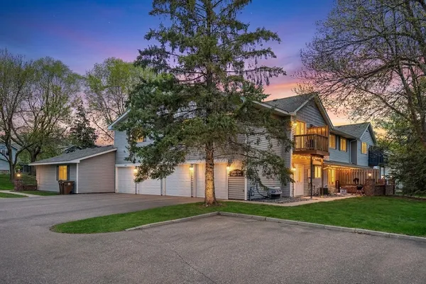 $199,900 | 7638 13th Street North, Oakdale, MN 55128