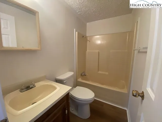 $1,600 | 462 Hartsoe Road, Warrensville, NC 28693