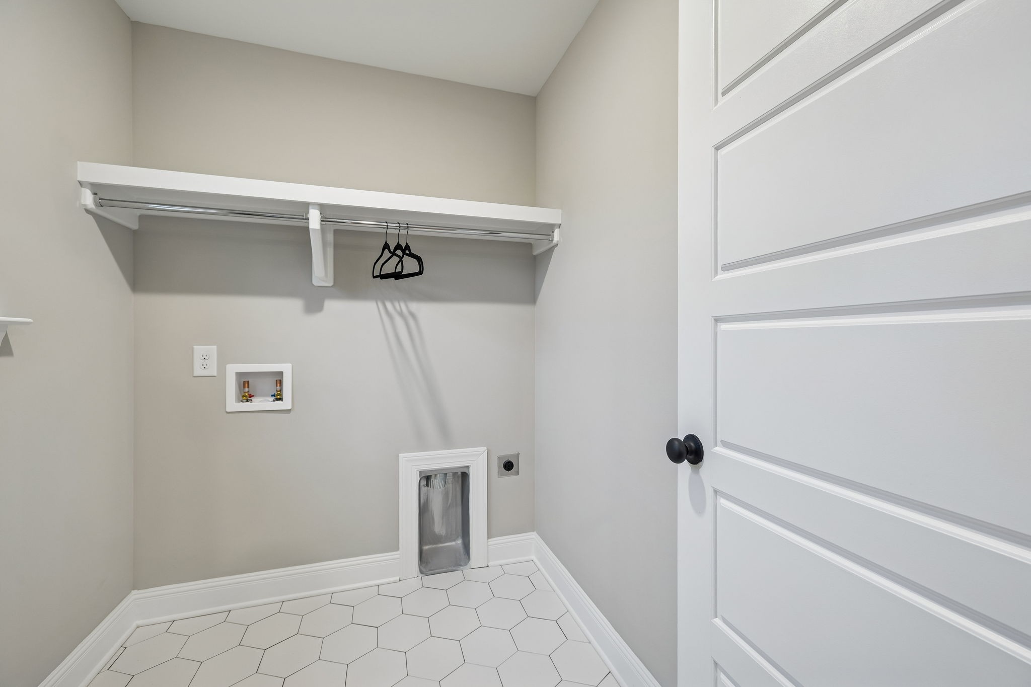 1097 Landing Lane Adams, TN 37010 - Photo 13 of 30 a view of an empty room