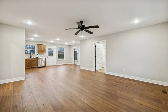 $299,900 | 1097 Landing Lane, Adams, TN 37010