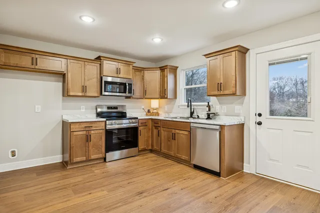 $299,900 | 1097 Landing Lane, Adams, TN 37010