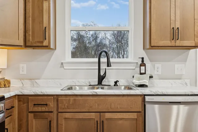 $299,900 | 1097 Landing Lane, Adams, TN 37010