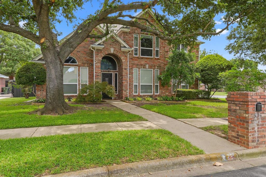 525 Springhill Drive Hurst, TX 76054 - Photo 3 of 40