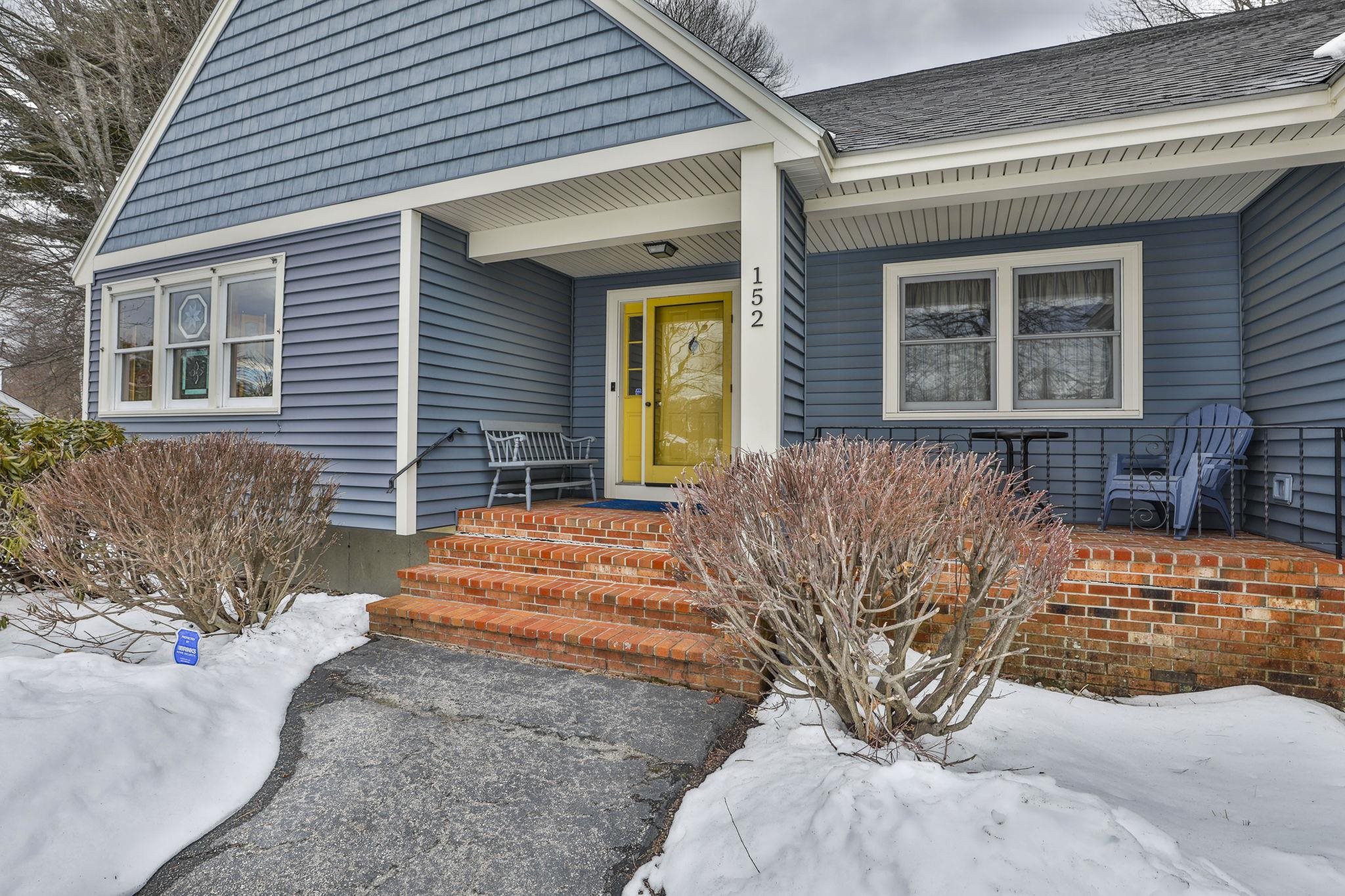 152 Poplar Street Manchester, NH 03104 - Photo 6 of 43 Gallery Image 6