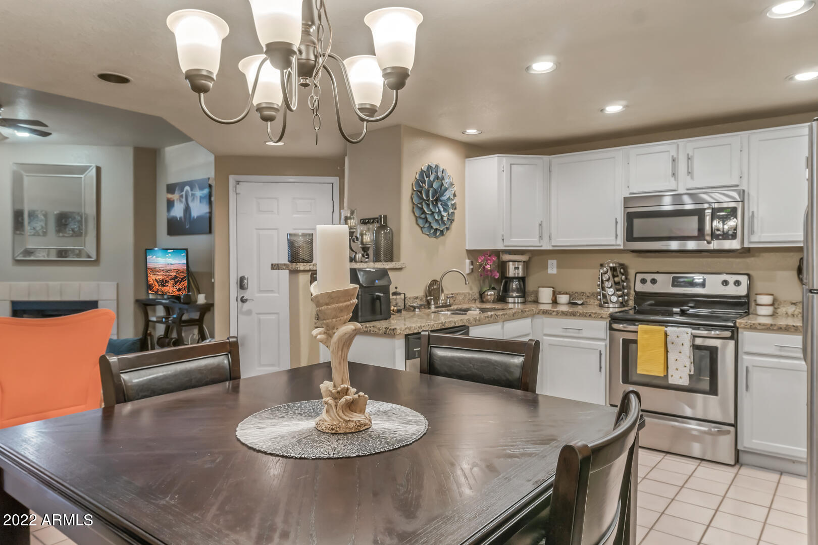 10410 North Cave Creek Road, Unit 1107 Phoenix, AZ 85020 - Photo 11 of 36 11-Cave