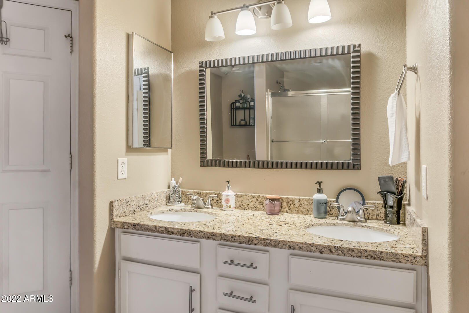 10410 North Cave Creek Road, Unit 1107 Phoenix, AZ 85020 - Photo 23 of 36 23-Cave