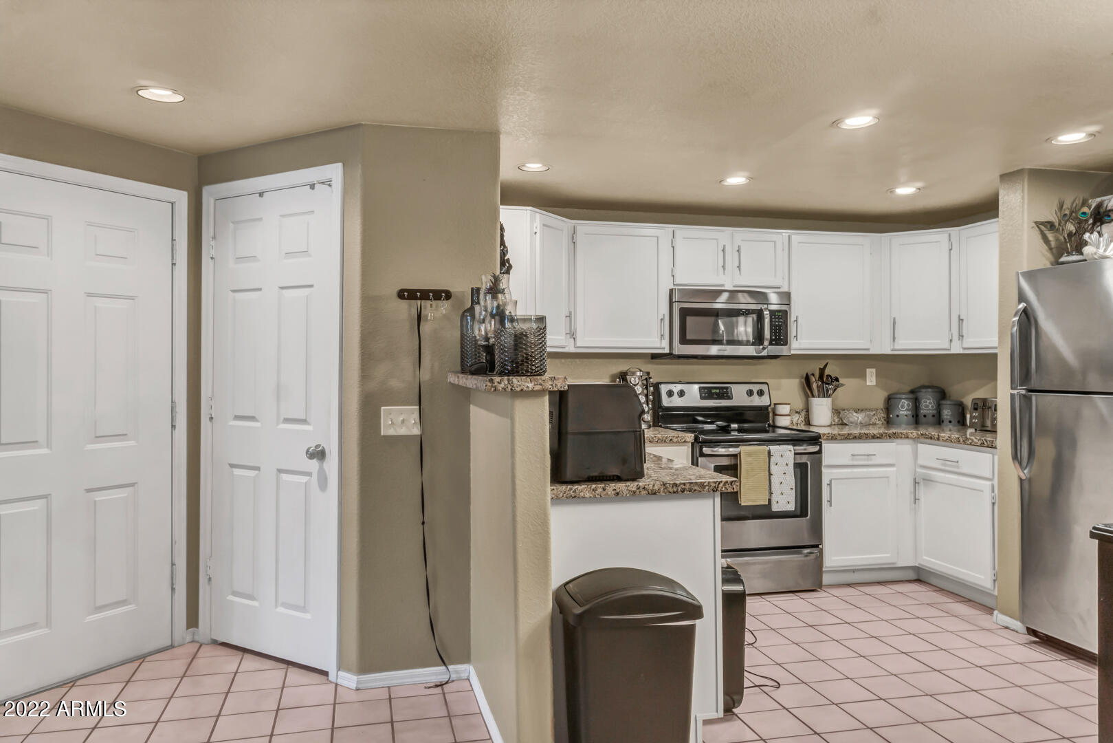 10410 North Cave Creek Road, Unit 1107 Phoenix, AZ 85020 - Photo 7 of 36 7-Cave