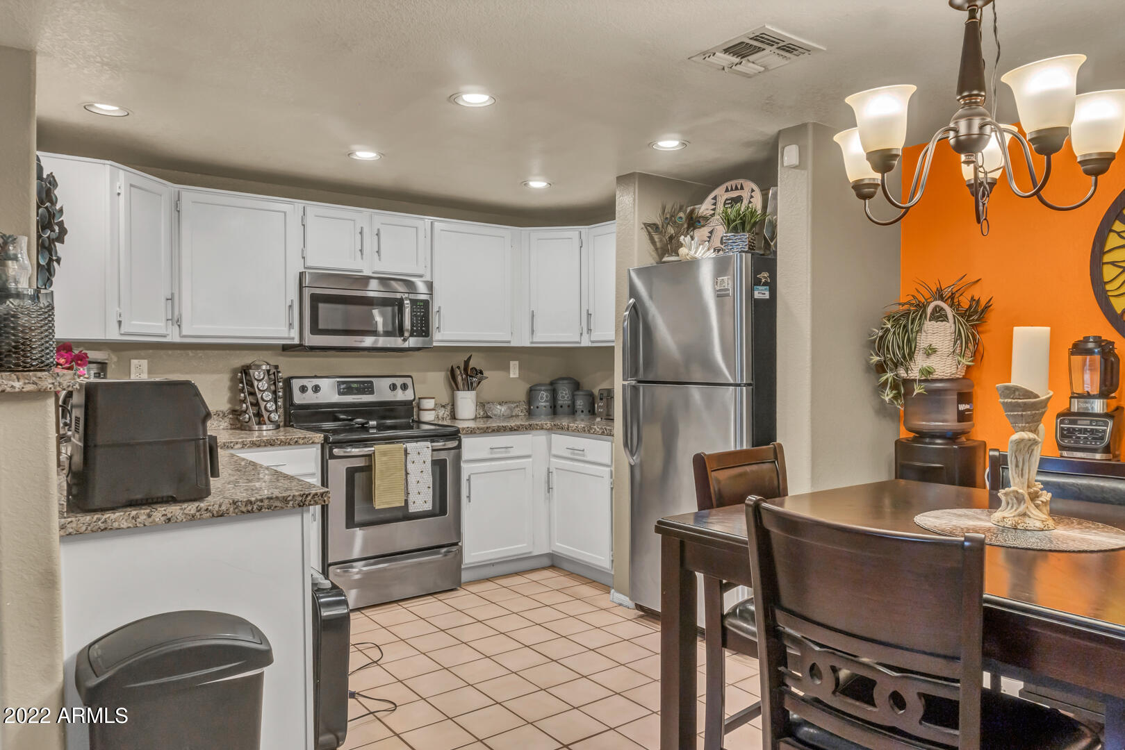 10410 North Cave Creek Road, Unit 1107 Phoenix, AZ 85020 - Photo 8 of 36 8-Cave