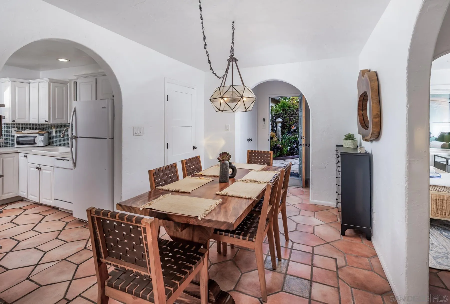 629 4th Street Encinitas, CA 92024 - Photo 13 of 37