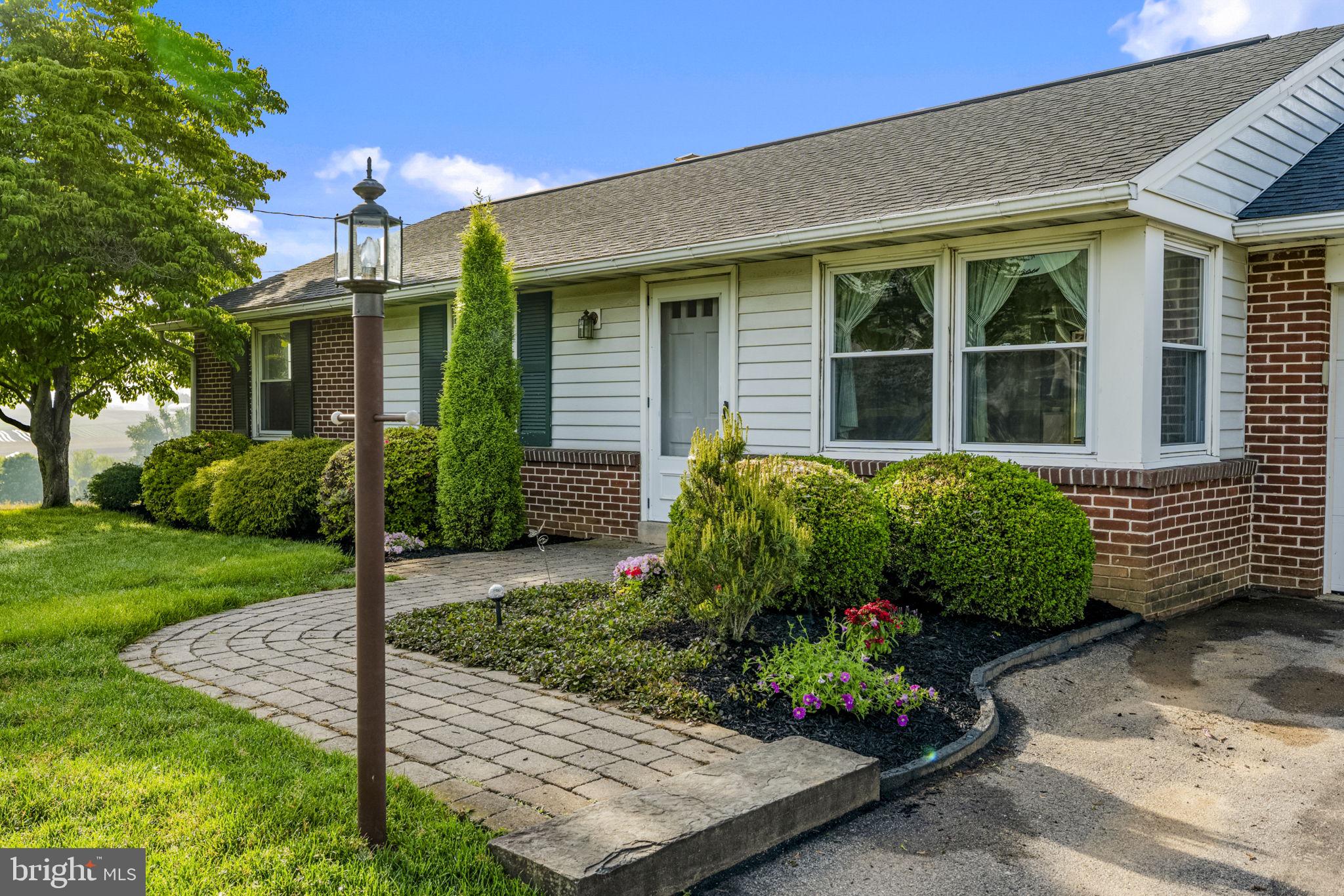 2136 Hobson Road Lancaster, PA 17602 - Photo 5 of 52