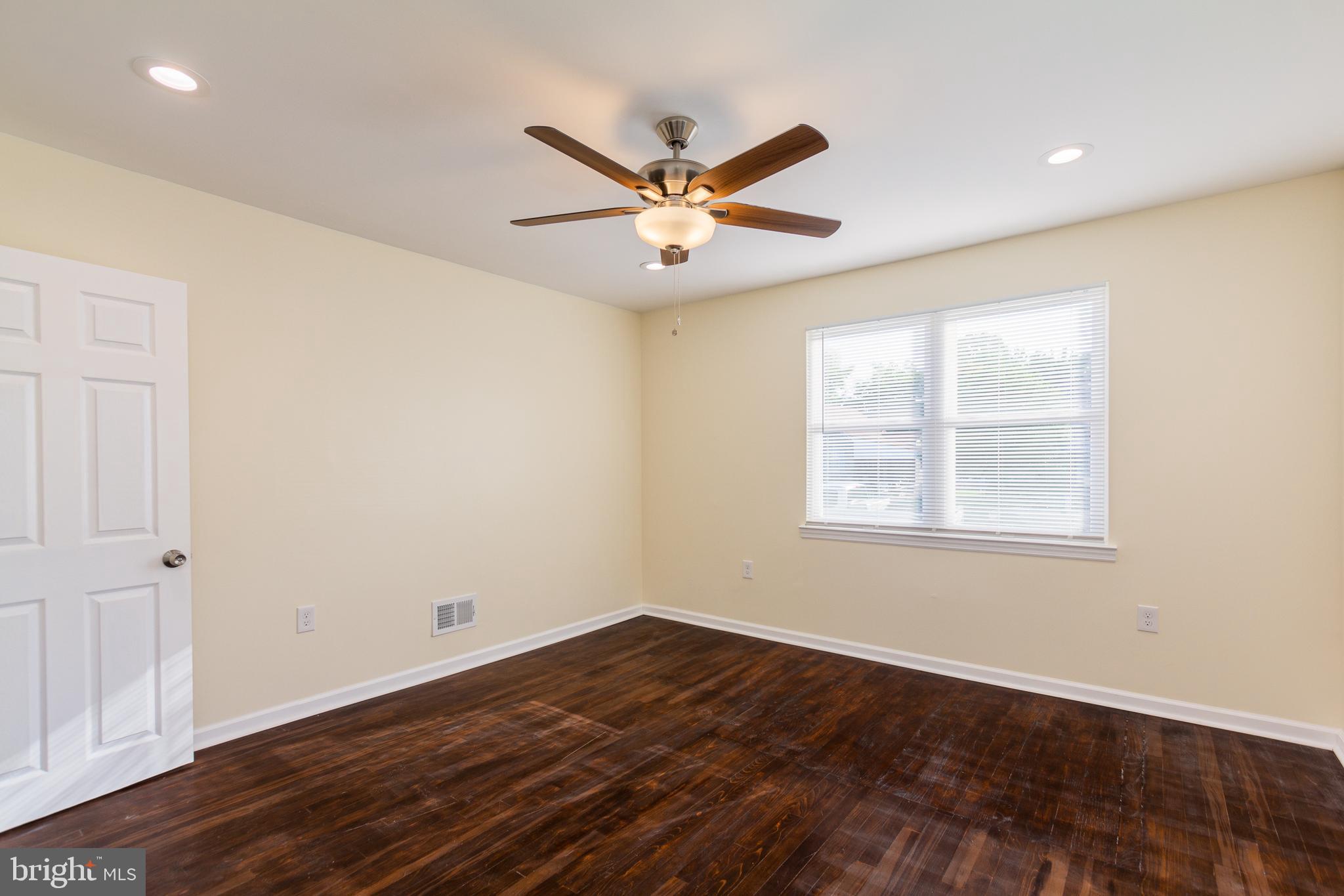 2611 Ambler Road Baltimore, MD 21222 - Photo 14 of 32