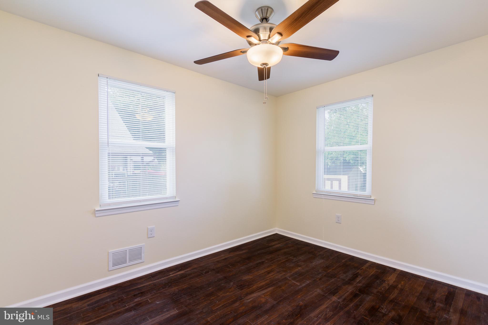 2611 Ambler Road Baltimore, MD 21222 - Photo 16 of 32