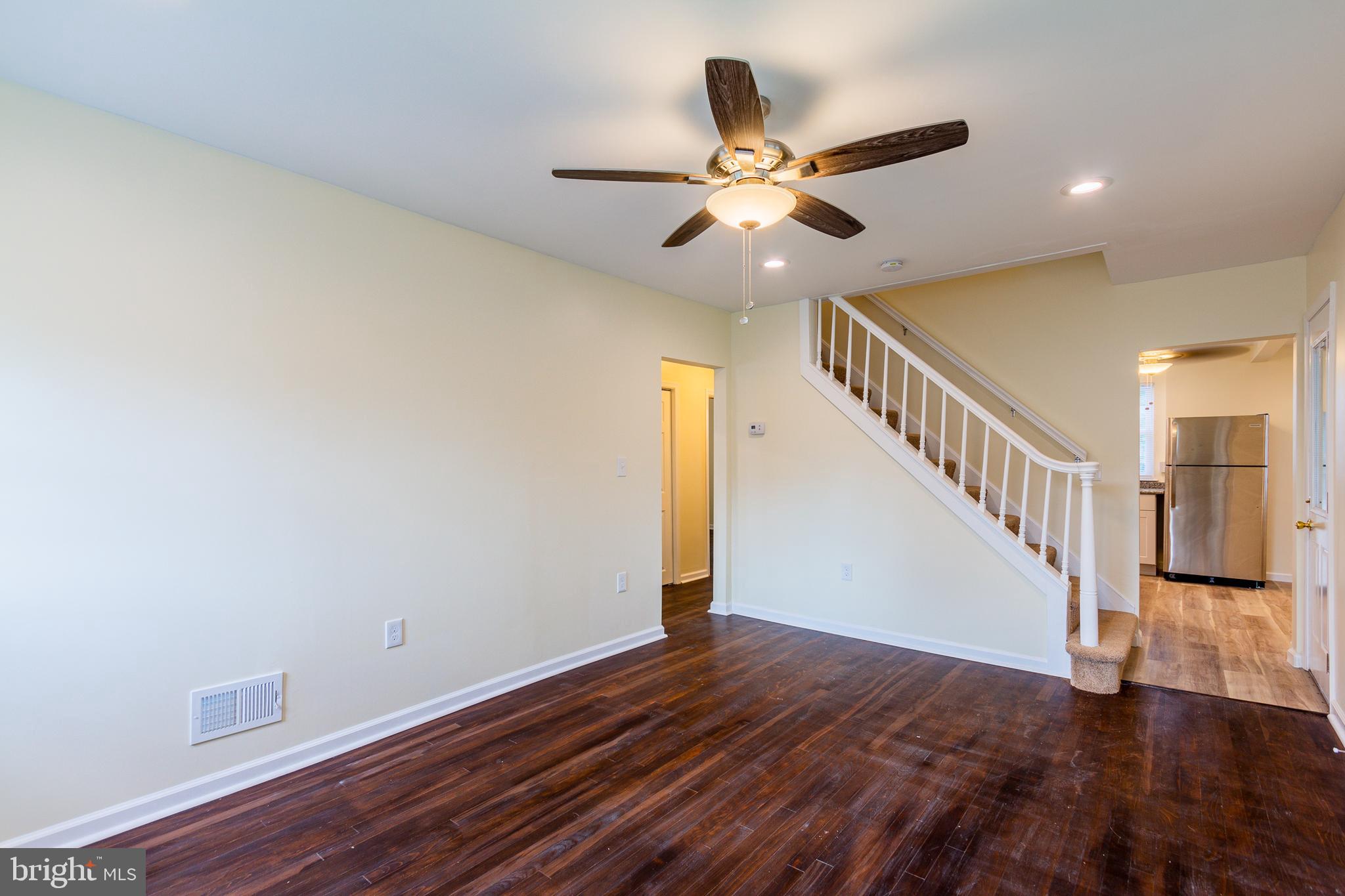 2611 Ambler Road Baltimore, MD 21222 - Photo 3 of 32