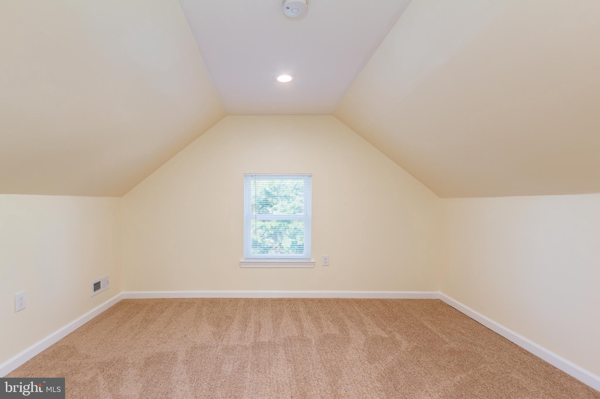 2611 Ambler Road Baltimore, MD 21222 - Photo 21 of 32