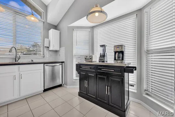 $360,000 | 1738 Highview Cir Court, Ballwin, MO 63021