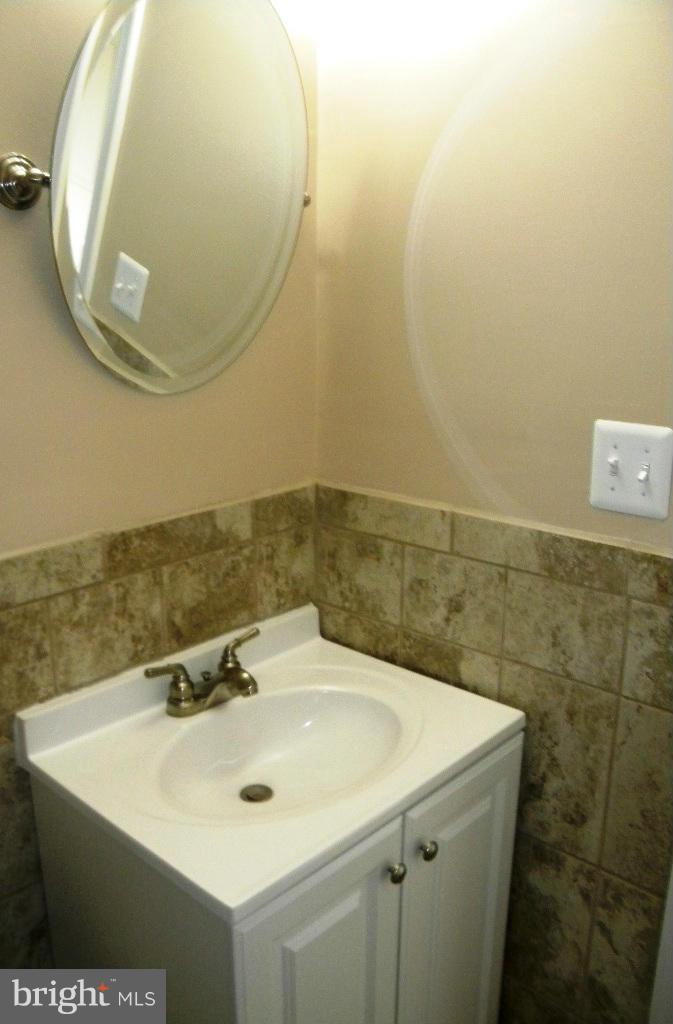 1013 Decatur Street Northeast Washington, DC 20017 - Photo 26 of 29 Bath