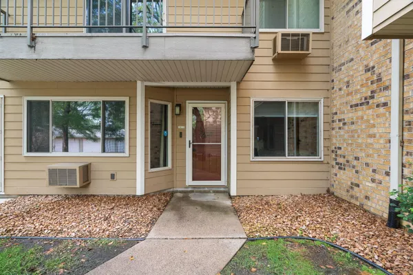 $175,000 | 2260 Ridge Drive, Unit 12, St. Louis Park, MN 55416