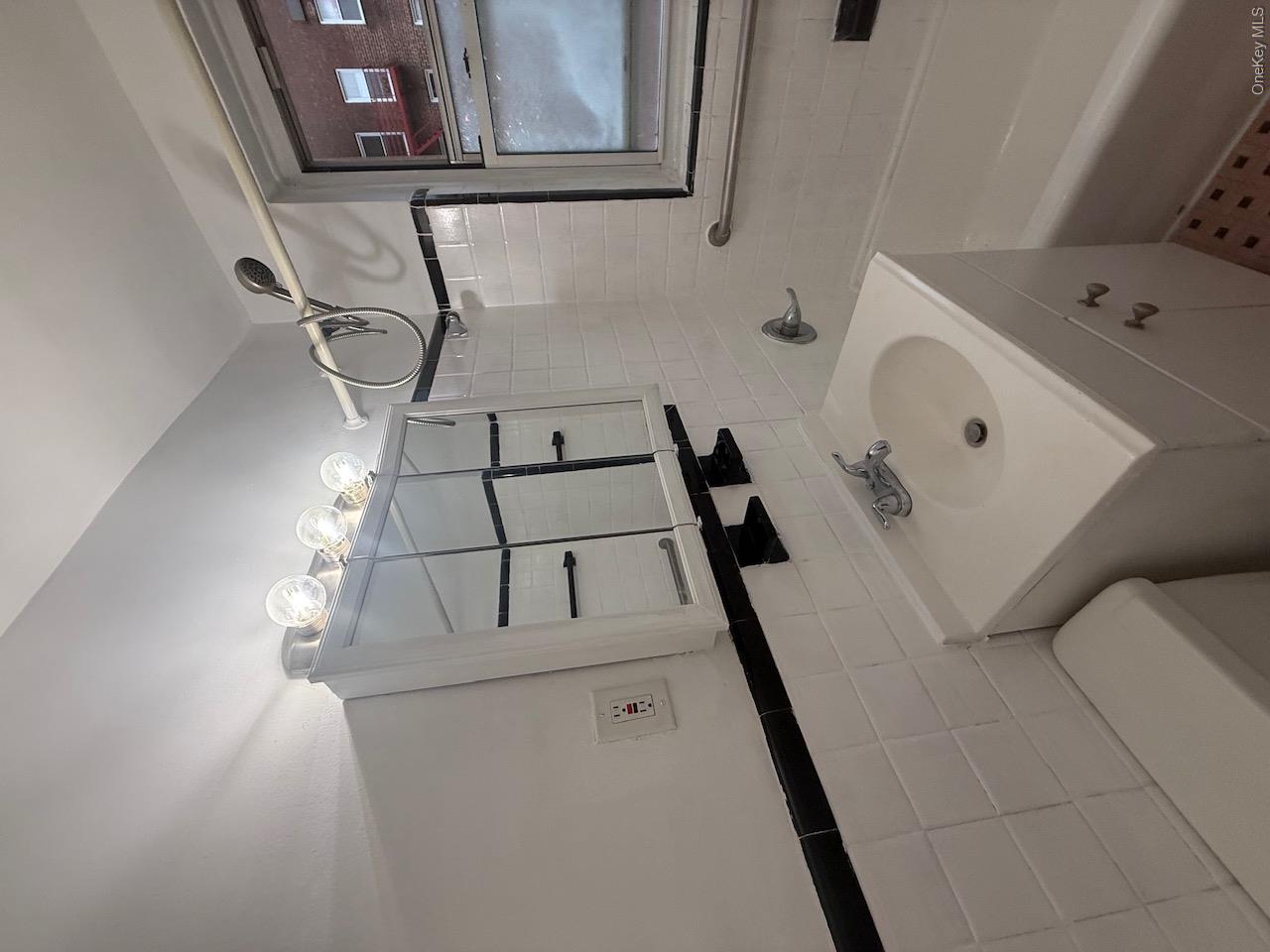 1 Vincent Road, Unit 4B Bronxville, NY 10708 - Photo 18 of 22