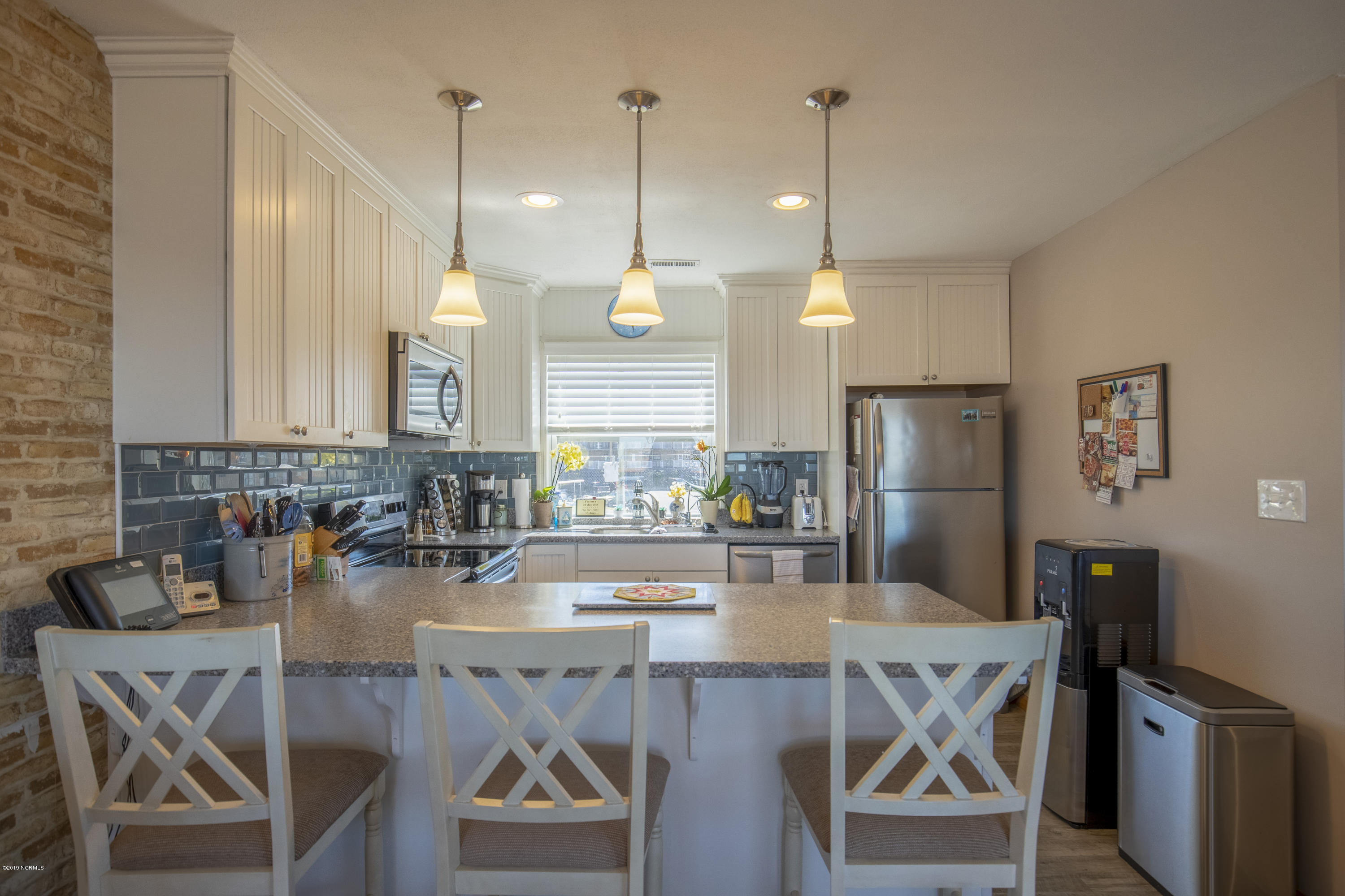 1847 New River Inlet Road North Topsail Beach, NC 28460 - Photo 13 of 42 1847 NRIR - Interiors - 13 -HDR