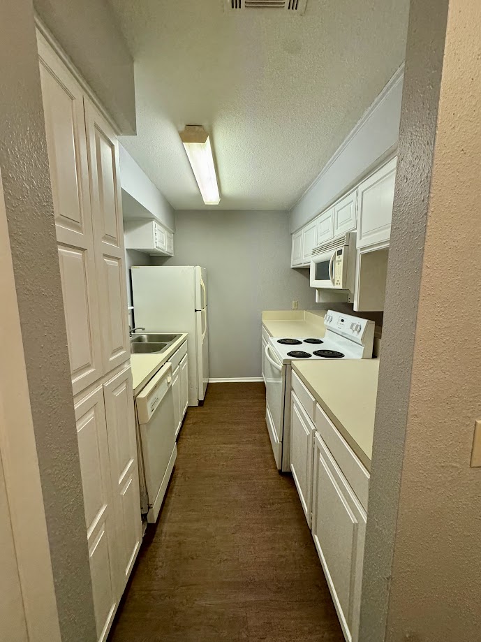 1305 West Villa Maria Road, Unit F202 Bryan, TX 77801 - Photo 3 of 30