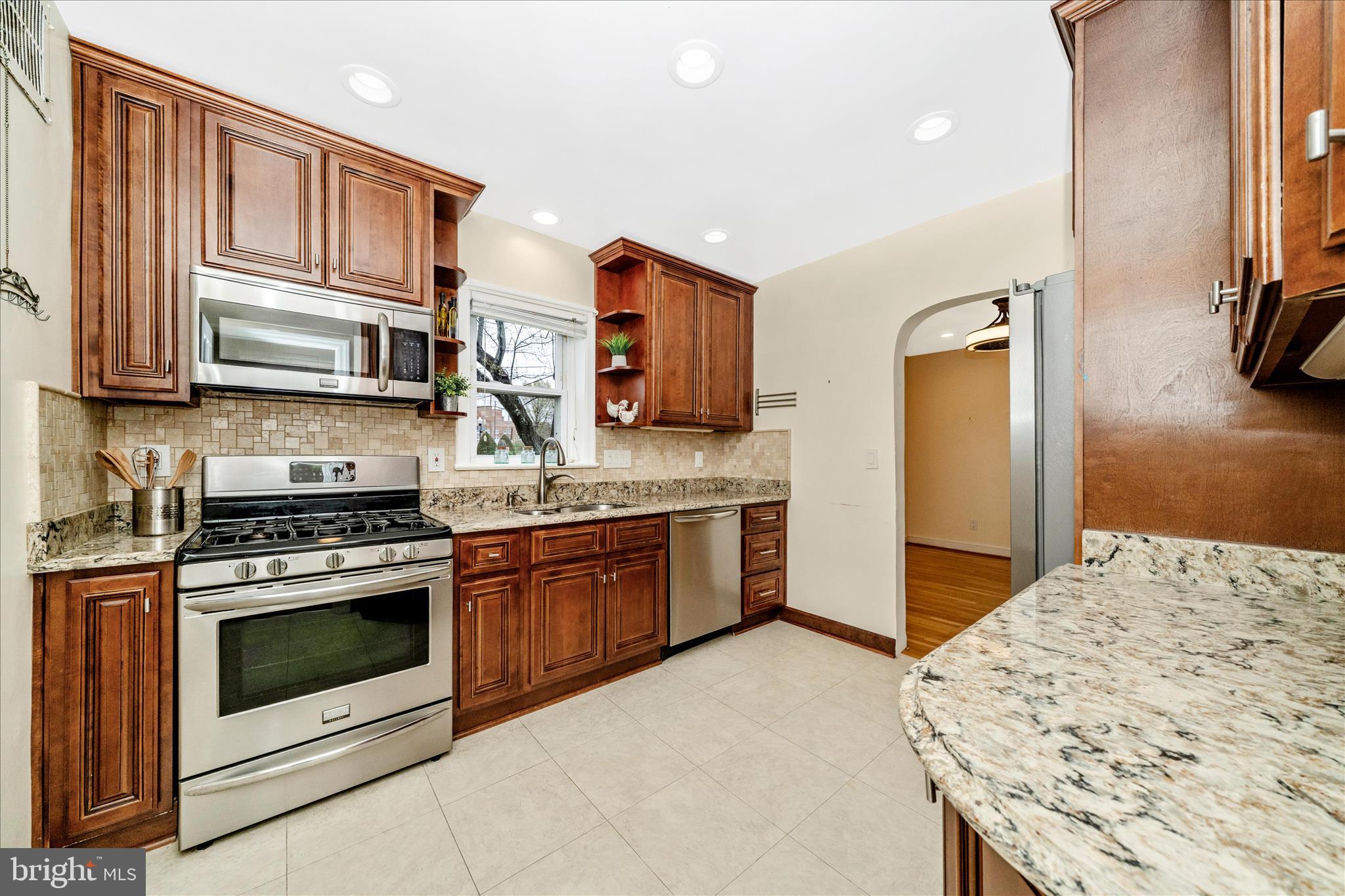 7604 Adelphi Road Hyattsville, MD 20783 - Photo 13 of 49 Kitchen