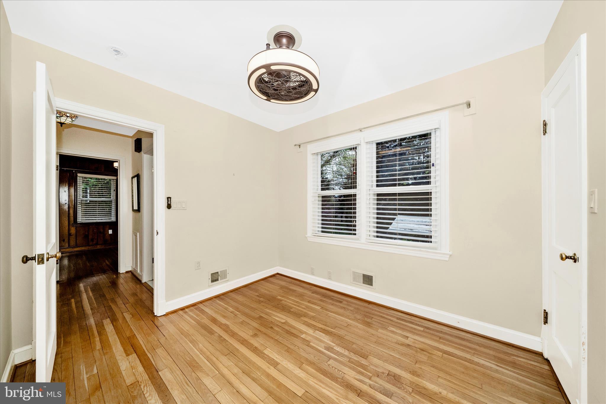 7604 Adelphi Road Hyattsville, MD 20783 - Photo 27 of 49 Bedroom 2