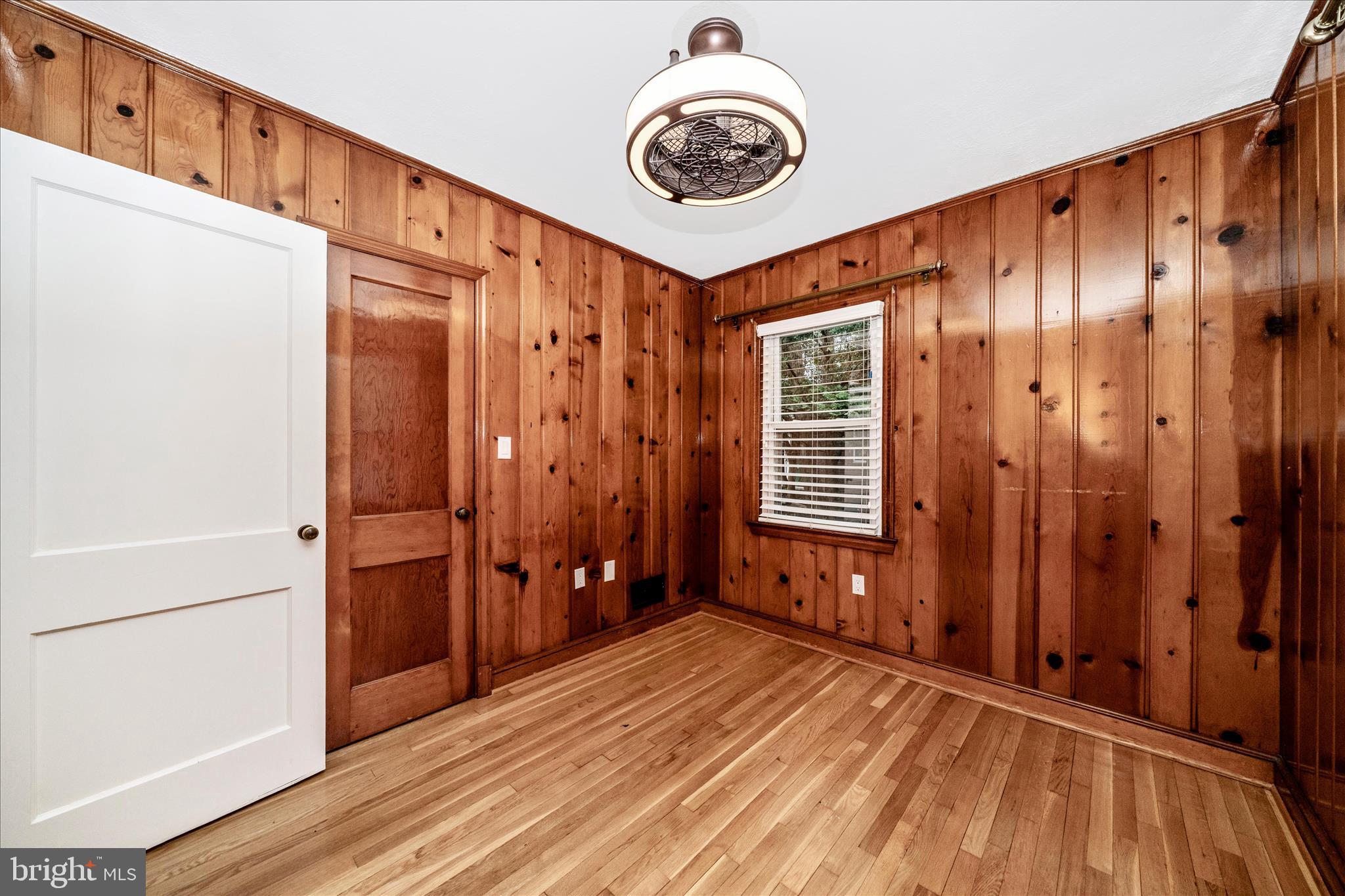 7604 Adelphi Road Hyattsville, MD 20783 - Photo 29 of 49 Bedroom 3