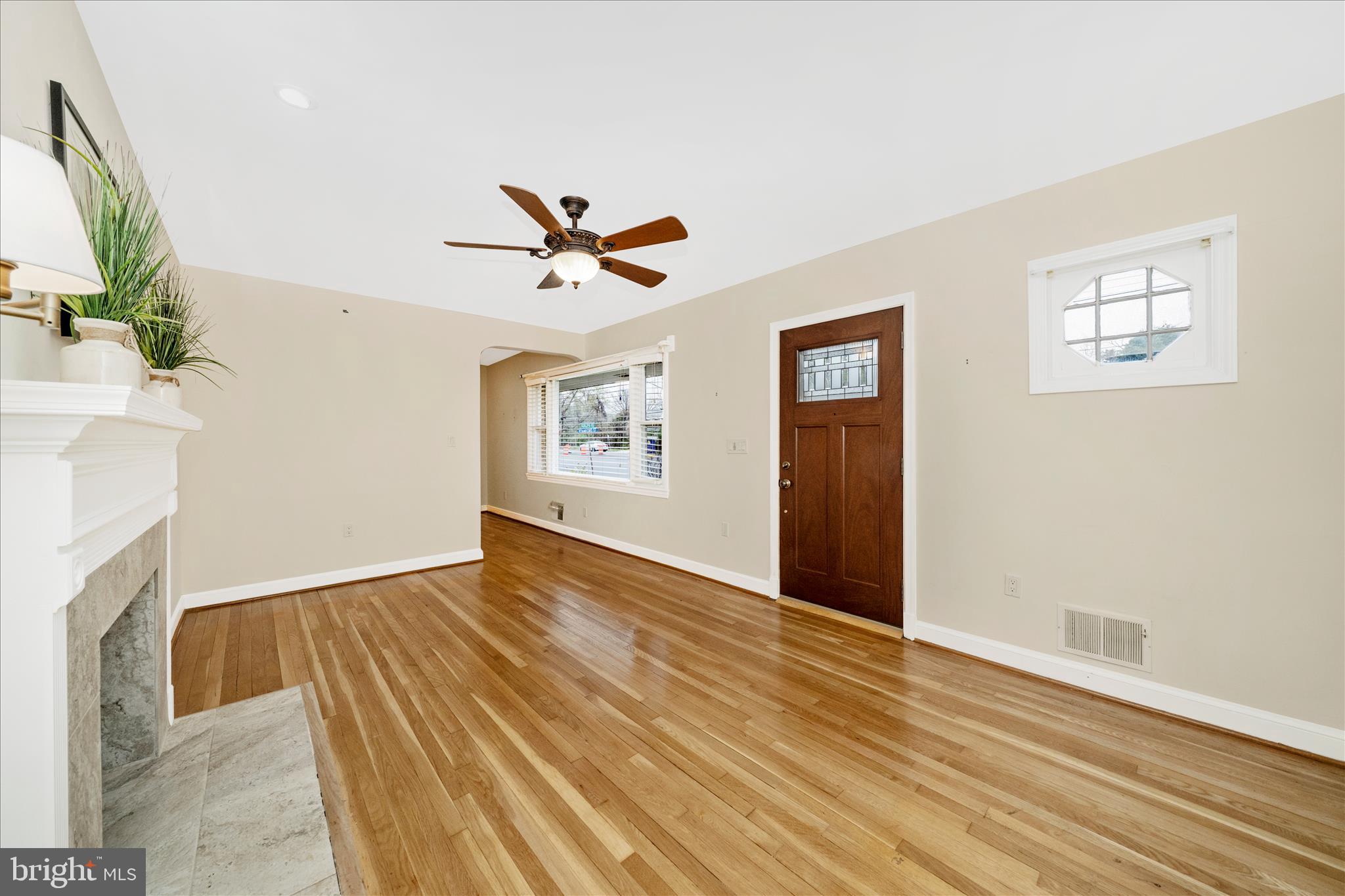 7604 Adelphi Road Hyattsville, MD 20783 - Photo 7 of 49 Living Room