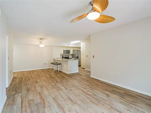 $2,000 | 1590 South 42ND Circle, Unit 105, Vero Beach, FL 32967