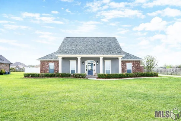 $424,900 | 126 Cascade Drive, Thibodaux, LA 70301