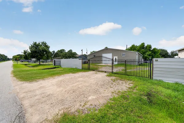 $260,000 | 2213 Ellis Drive, Rosharon, TX 77583